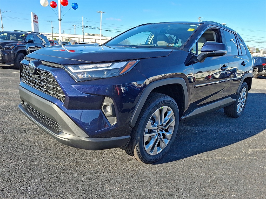2025 Toyota RAV4 XLE Premium photo 3