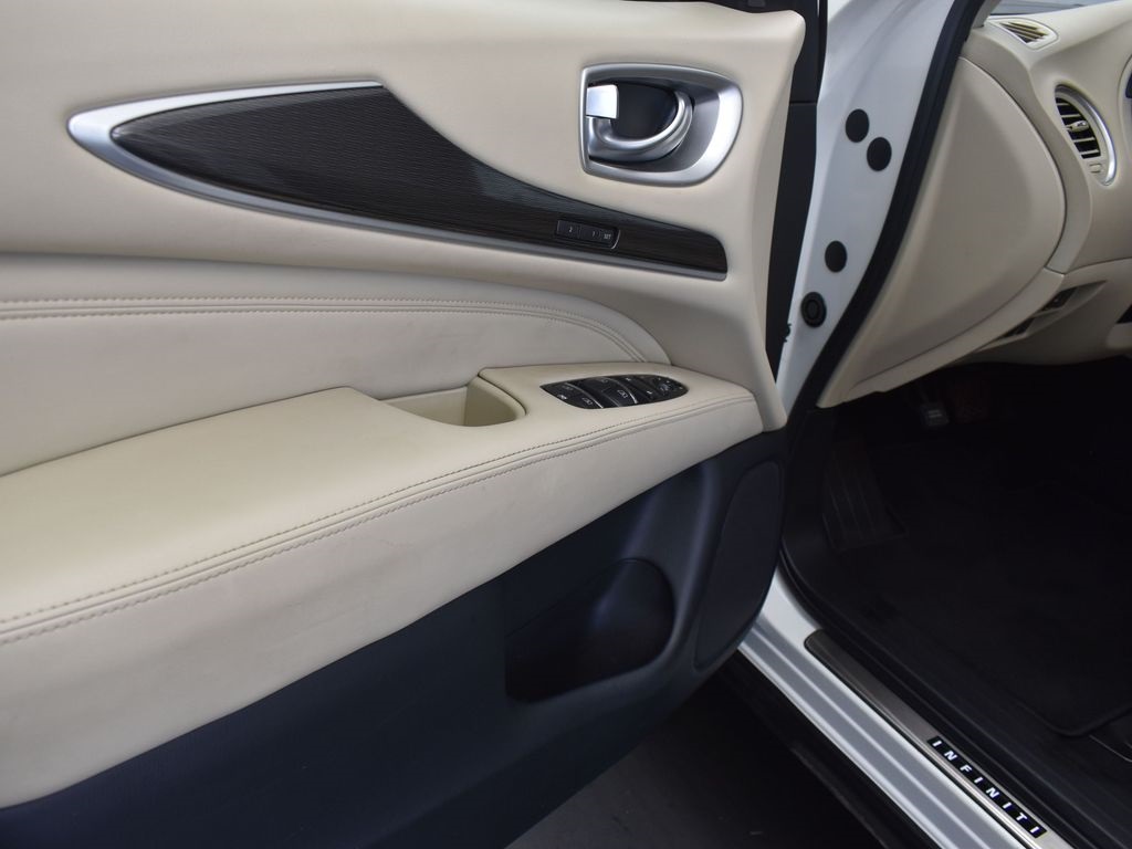 2019 Majestic White INFINITI QX60 LUXE FWD SUV