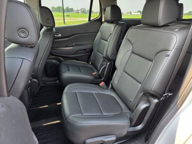 2022 GMC Acadia SLT