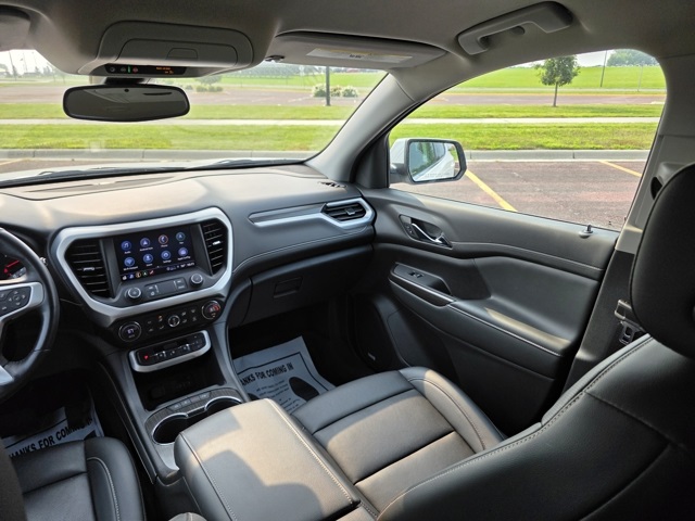 2022 GMC Acadia SLT