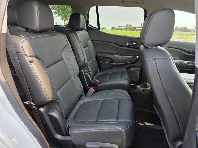 2022 GMC Acadia SLT