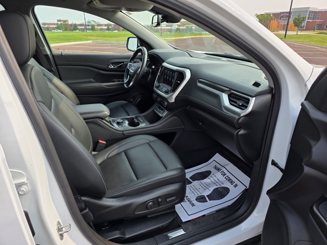 2022 GMC Acadia SLT