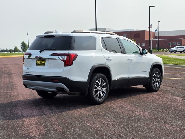 2022 GMC Acadia SLT
