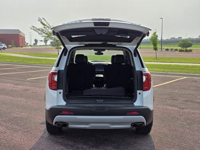 2022 GMC Acadia SLT