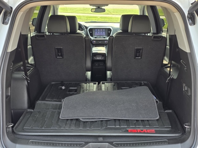 2022 GMC Acadia SLT