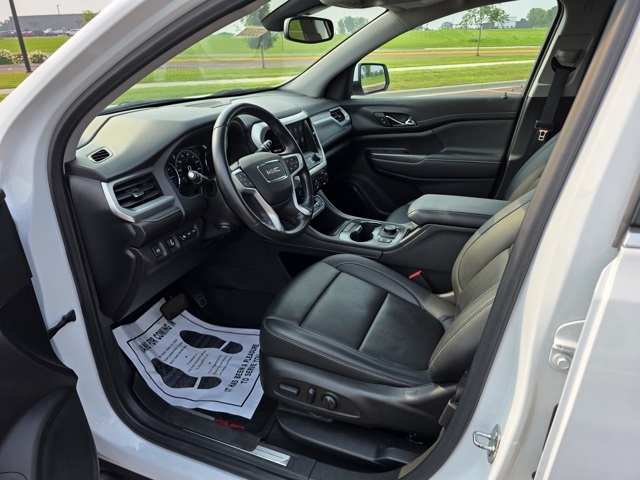 2022 GMC Acadia SLT