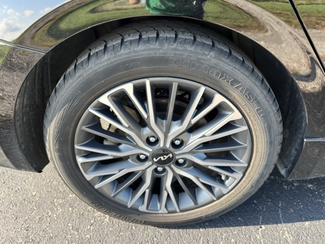 2022 Kia Forte GT-Line photo 3