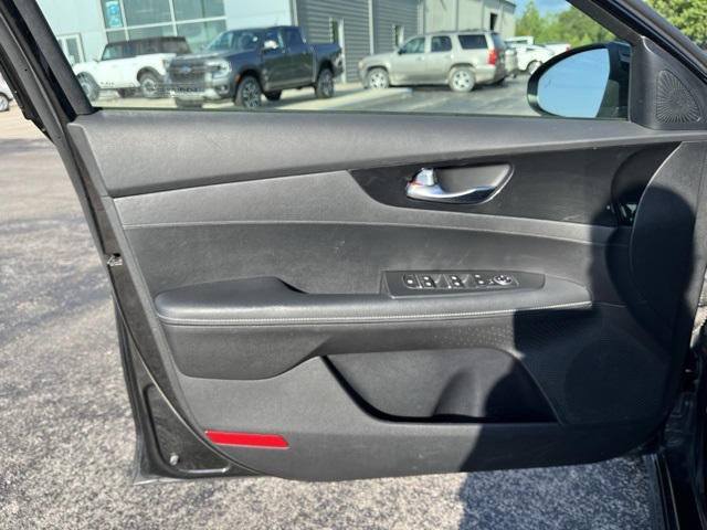2022 Kia Forte GT-Line photo 7