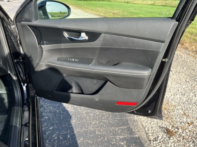 2022 Kia Forte GT-Line photo 24