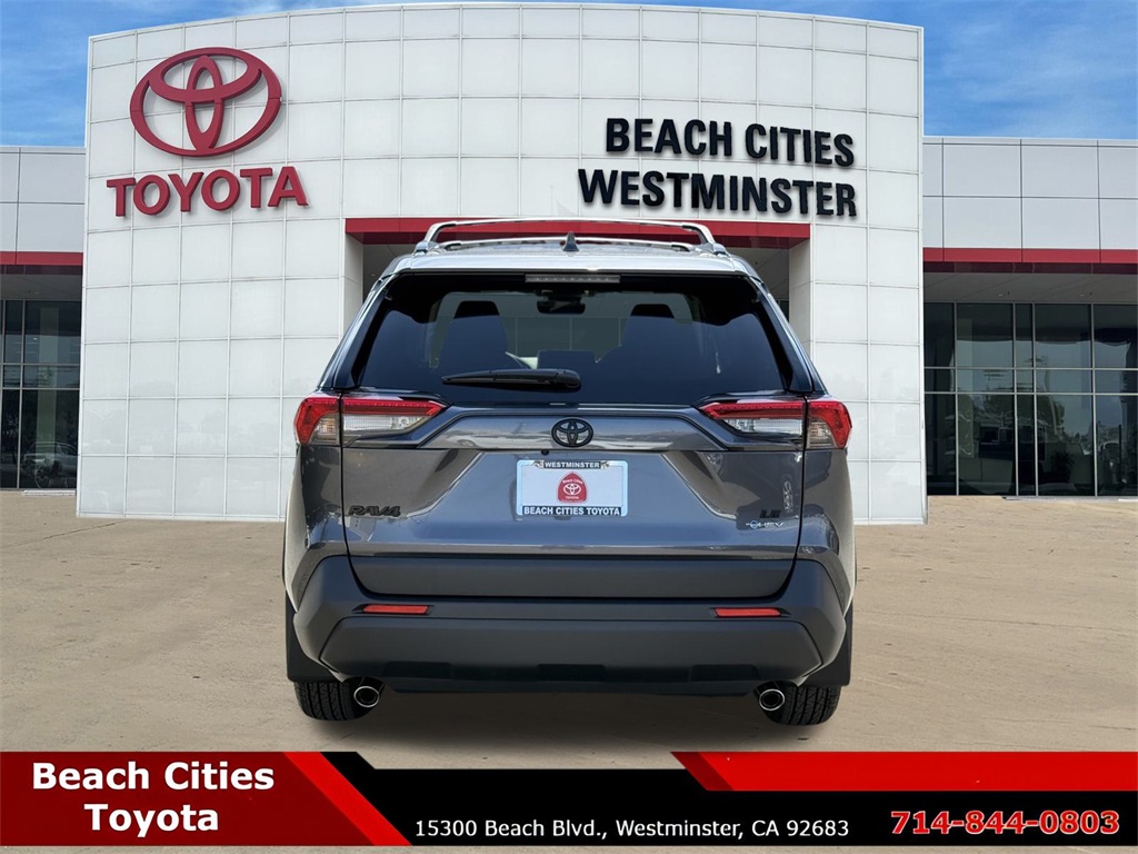 2025 Toyota RAV4 Hybrid LE photo 5