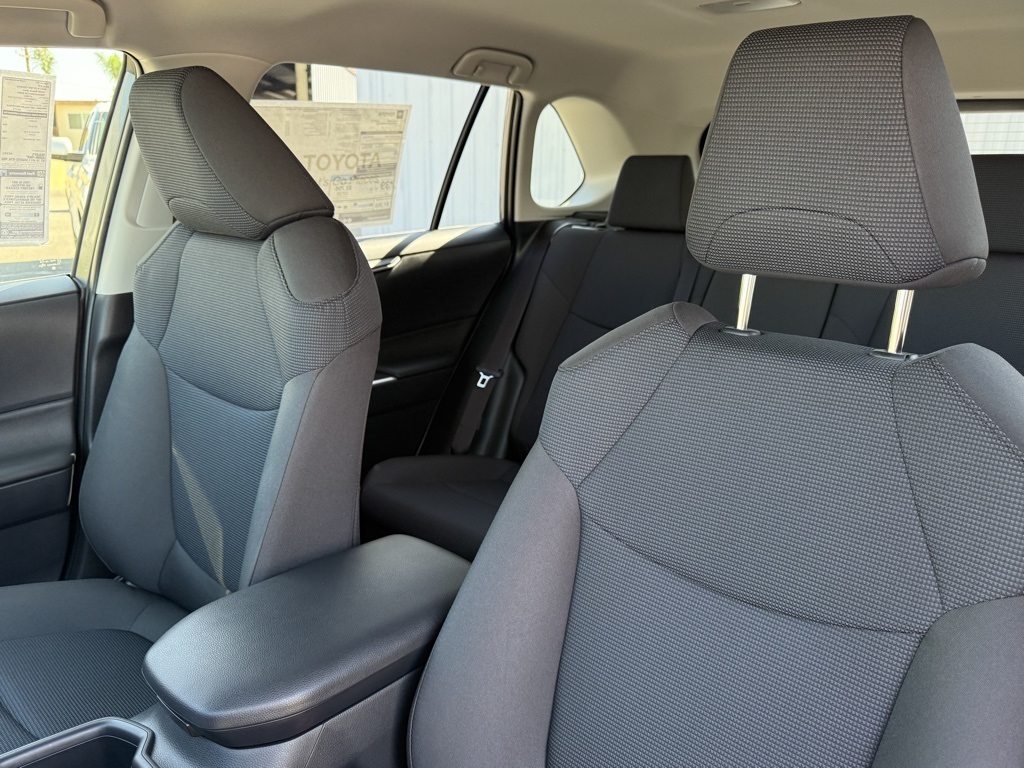 2025 Toyota RAV4 Hybrid LE photo 13