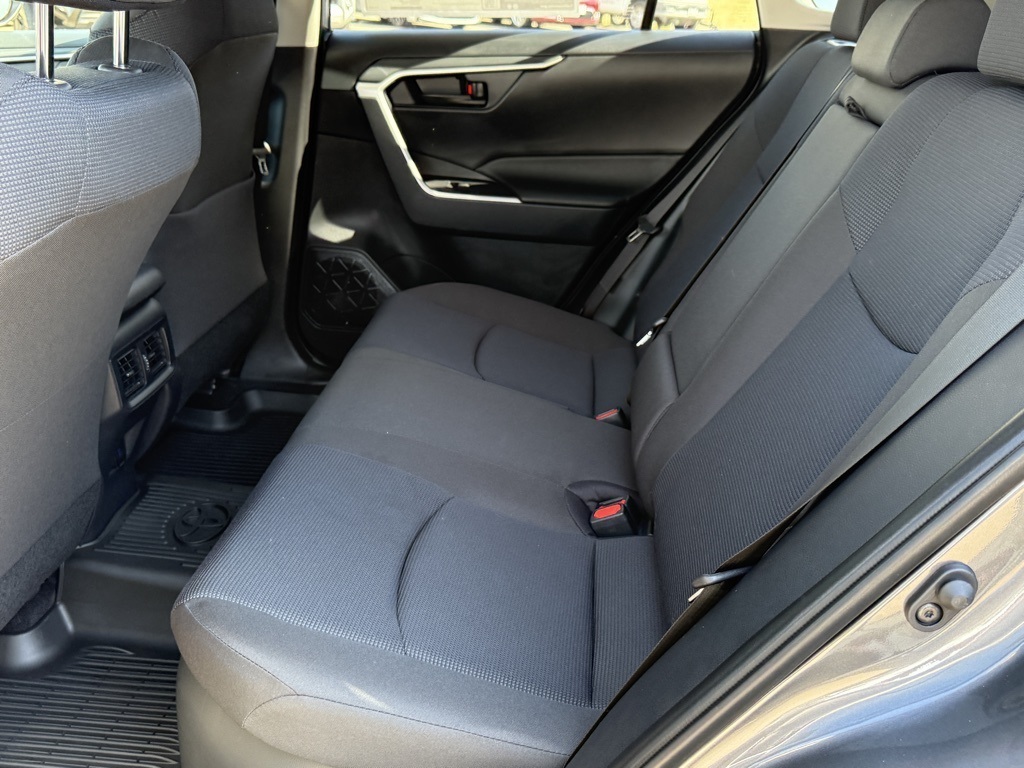 2025 Toyota RAV4 Hybrid LE photo 21