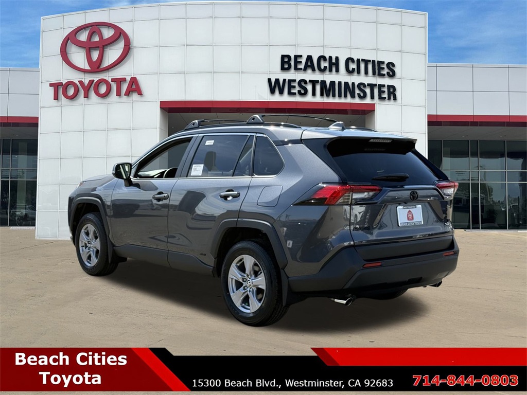 2025 Toyota RAV4 Hybrid LE photo 3