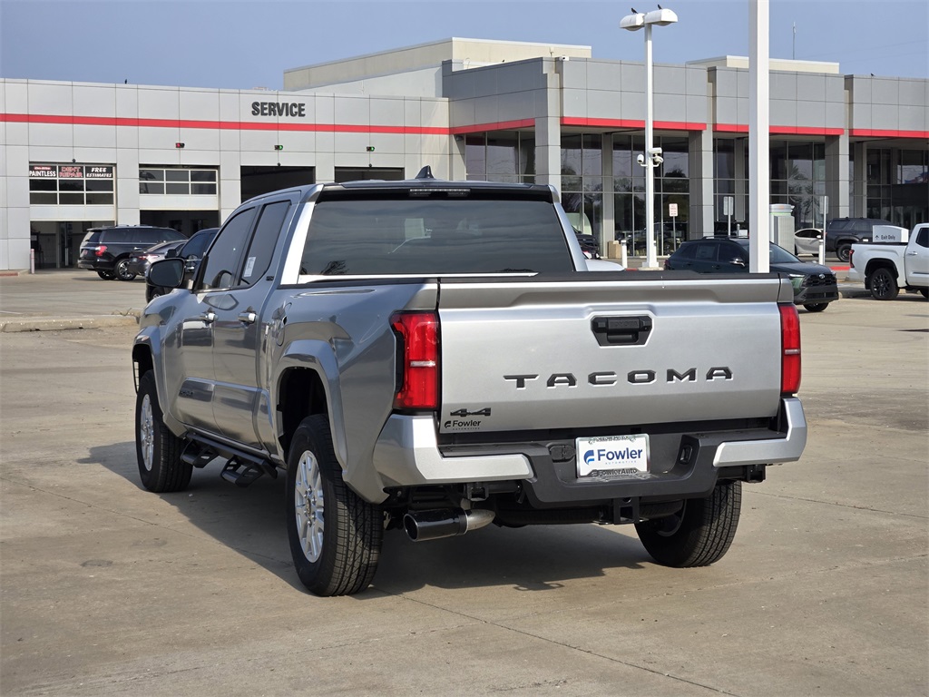 2025 Toyota Tacoma SR5 Double Cab photo 3