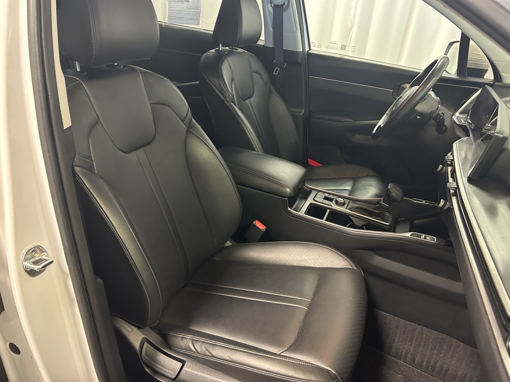 used 2024 Kia Sorento car, priced at $25,475