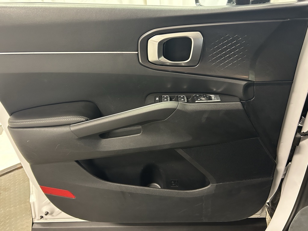 used 2024 Kia Sorento car, priced at $25,475
