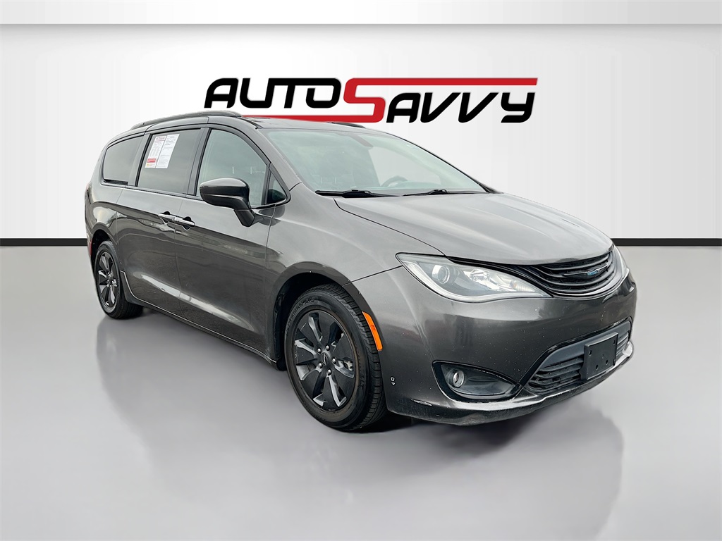 2019 Chrysler Pacifica Hybrid Touring L's photo