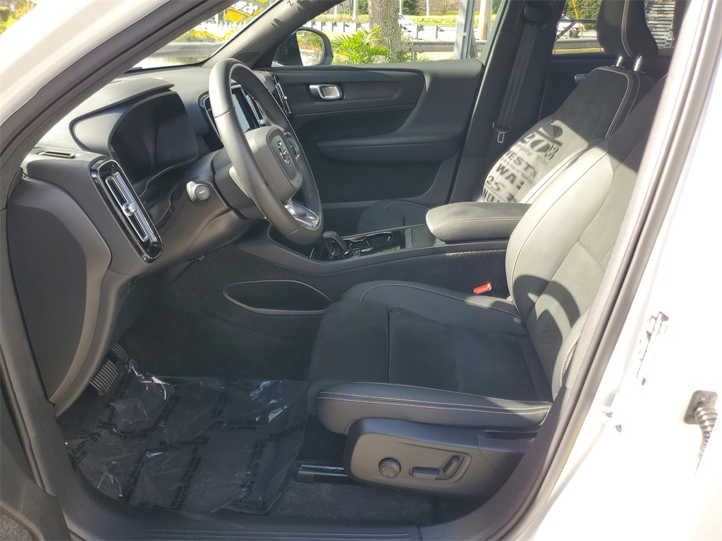 used 2023 Volvo C40 Recharge Pure Electric car, priced at $23,895