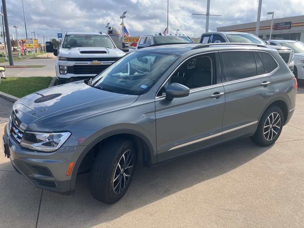 2021 Volkswagen Tiguan SE's photo