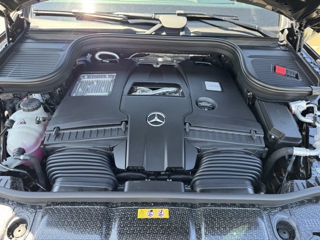 2025 Mercedes Benz GLS 580 4MATIC photo 10