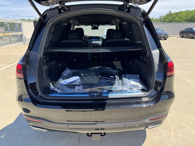 2025 Mercedes Benz GLS 580 4MATIC photo 11