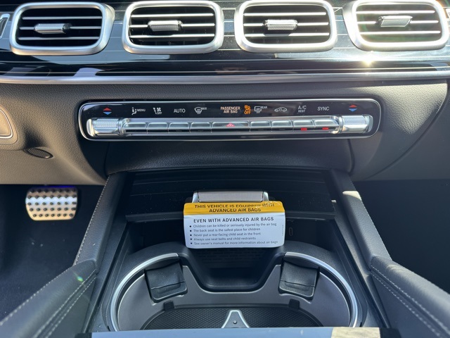 2025 Mercedes Benz GLS 580 4MATIC photo 17