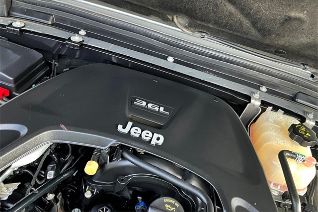 2021 Sting-Gray Clearcoat Jeep Gladiator Willys 4X4 Truck