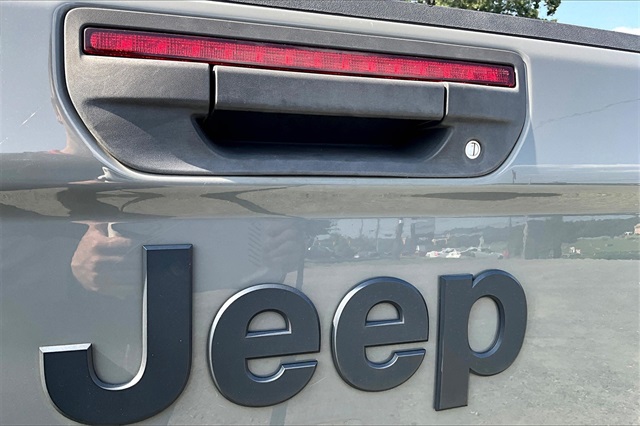 2021 Sting-Gray Clearcoat Jeep Gladiator Willys 4X4 Truck
