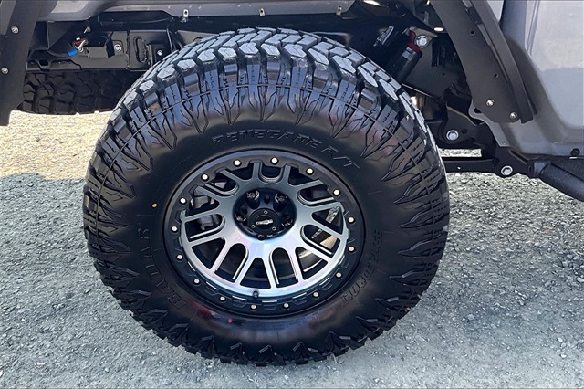 2021 Sting-Gray Clearcoat Jeep Gladiator Willys 4X4 Truck