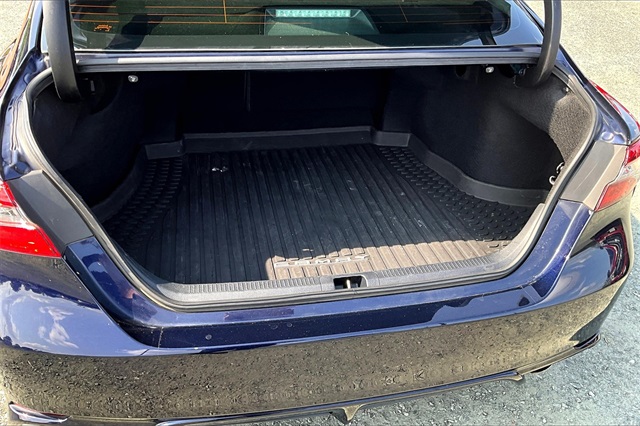 2022 Blue Toyota Camry XSE FWD Sedan