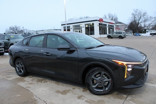 2025 Kia K4 LXS's photo