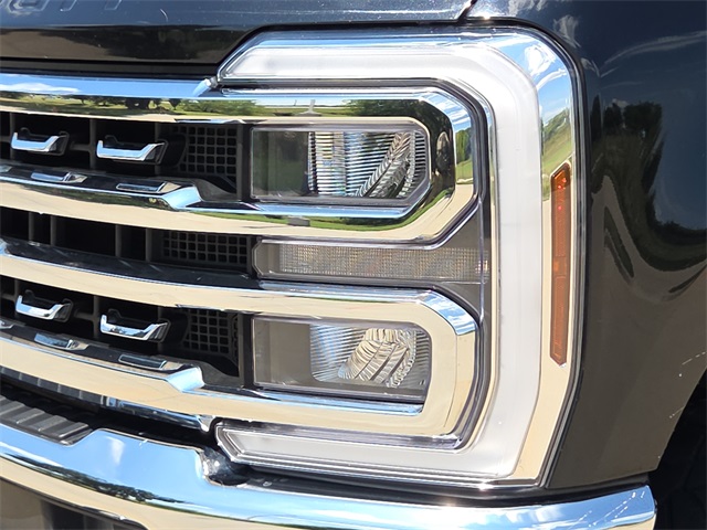 2023 Ford F-250 photo 4