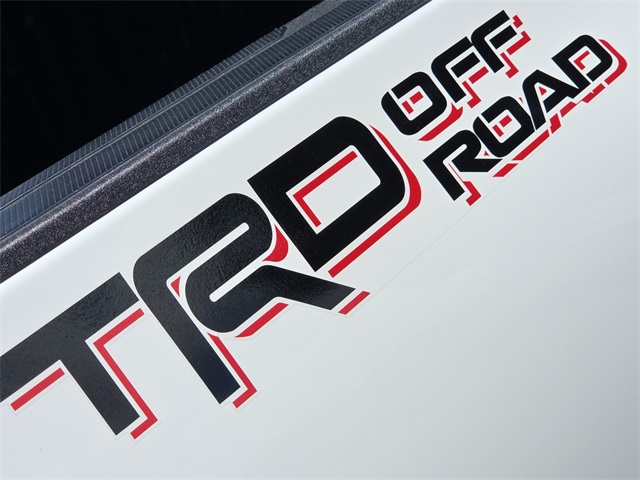 2017 Toyota Tacoma TRD Off-Road photo 10