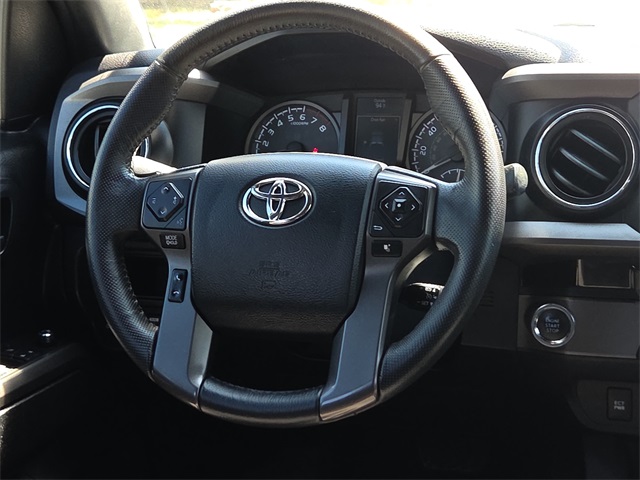 2017 Toyota Tacoma TRD Off-Road photo 13