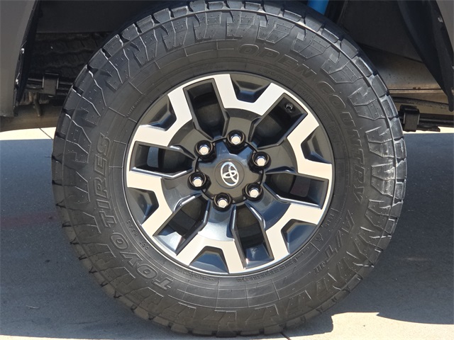 2017 Toyota Tacoma TRD Off-Road photo 9