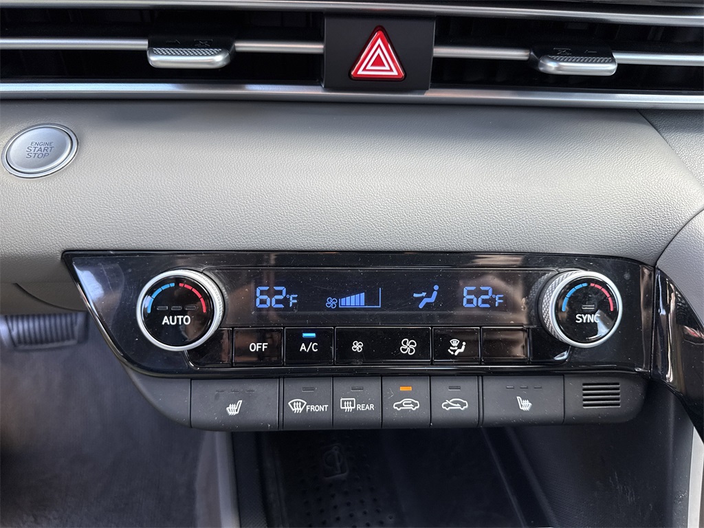 2022 Hyundai Elantra SEL Convenience photo 18
