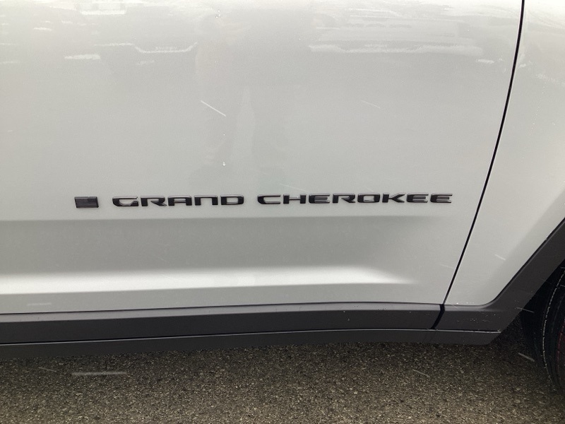 2025 Jeep Grand Cherokee Altitude X photo 3