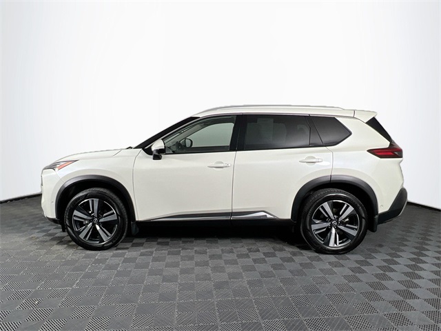 2022 Nissan Rogue Platinum photo 2