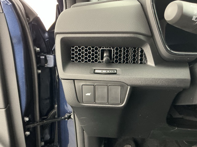 new 2026 Honda CR-V Hybrid car, priced at $41,675