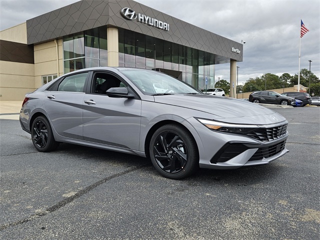 2026 Hyundai Elantra SEL's photo