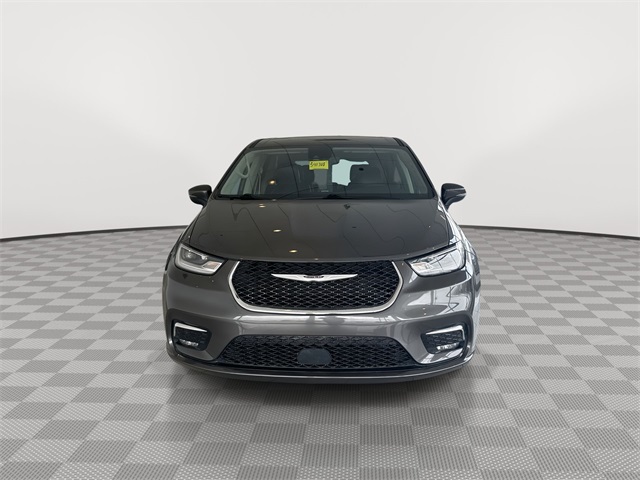 2023 Chrysler Pacifica Touring L photo