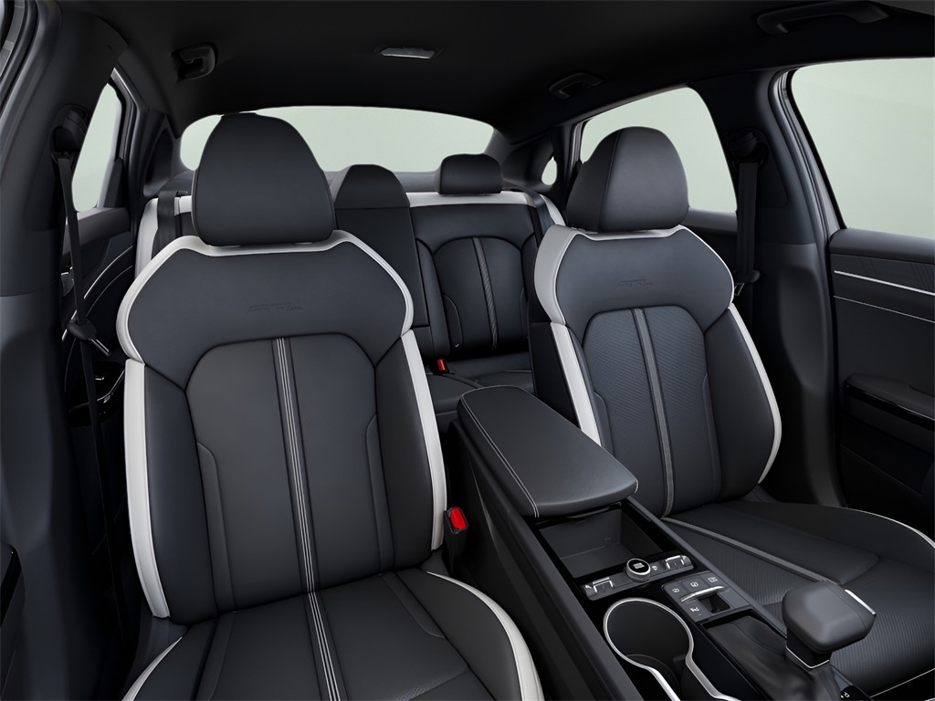 2026 Kia K5 GT-Line photo 2