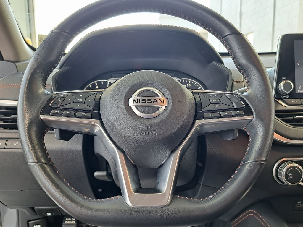2021 Nissan Altima 2.5 SR Sedan 4 Dr. FWD 10