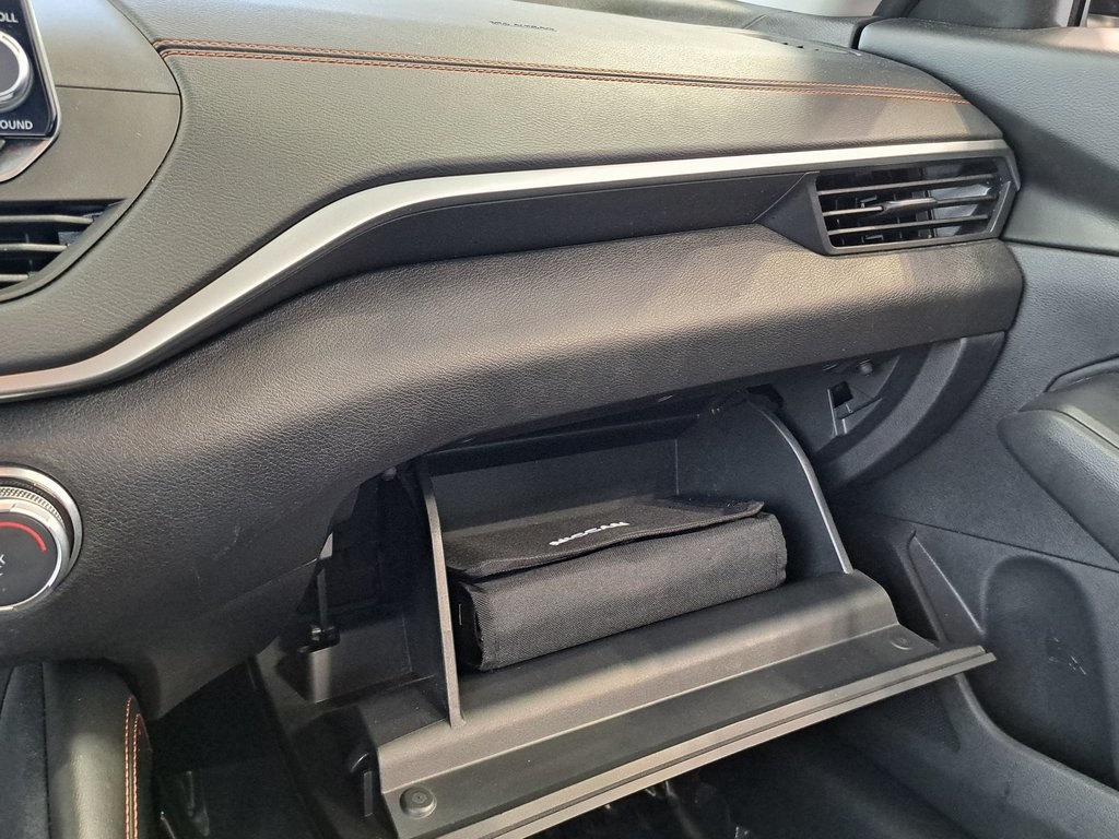 2021 Nissan Altima 2.5 SR Sedan 4 Dr. FWD 19