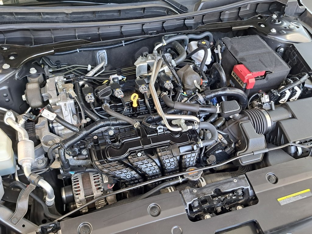 2021 Nissan Altima 2.5 SR Sedan 4 Dr. FWD 29