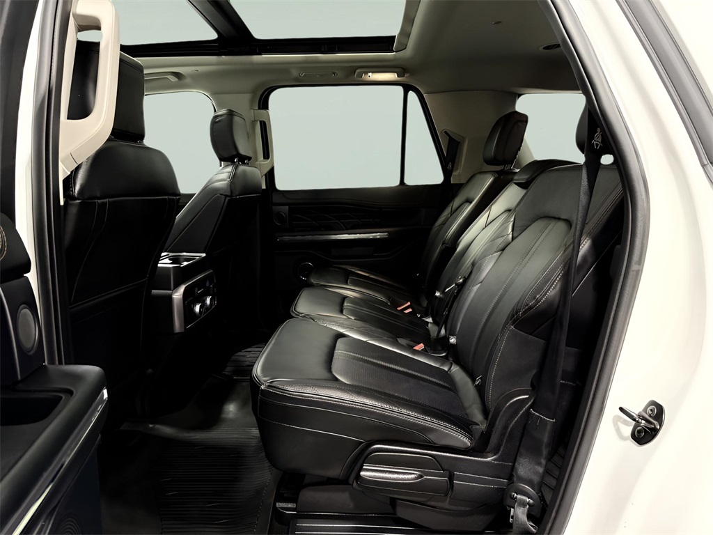 2021 Ford Expedition MAX Platinum photo 4