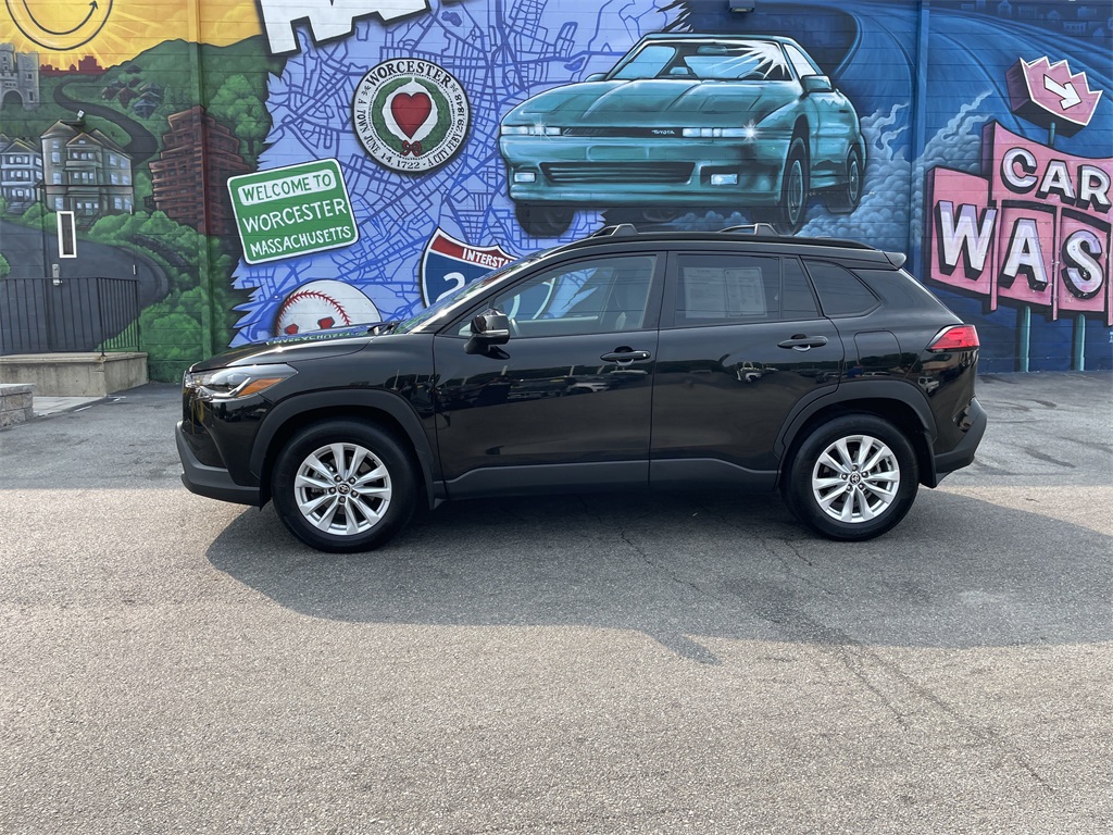 Used 2022 Toyota Corolla Cross LE with VIN 7MUCAABG2NV027561 for sale in Northfield, Minnesota