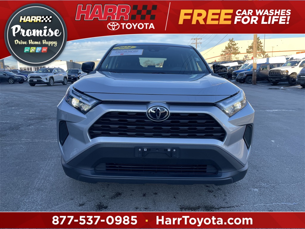 2024 Toyota RAV4 LE's photo