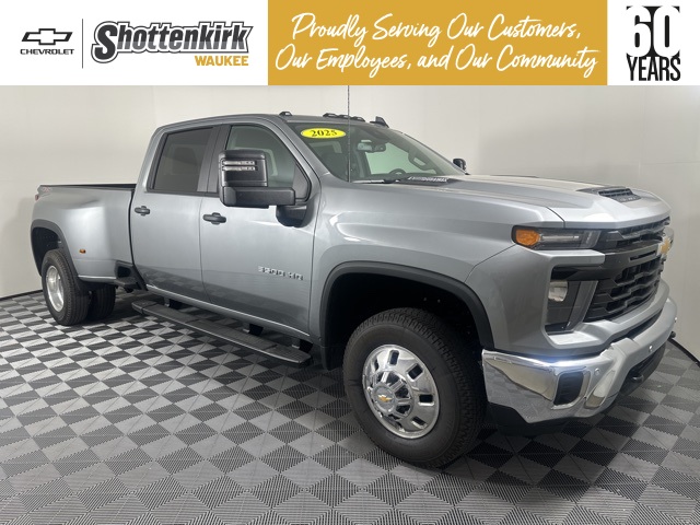 2025 Chevrolet Silverado 3500HD Work Truck's photo