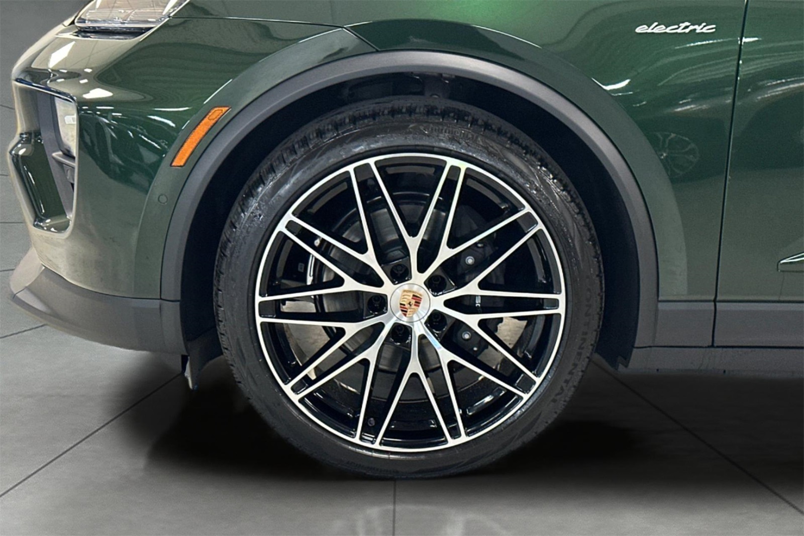 2025 Porsche Macan Electric photo 12